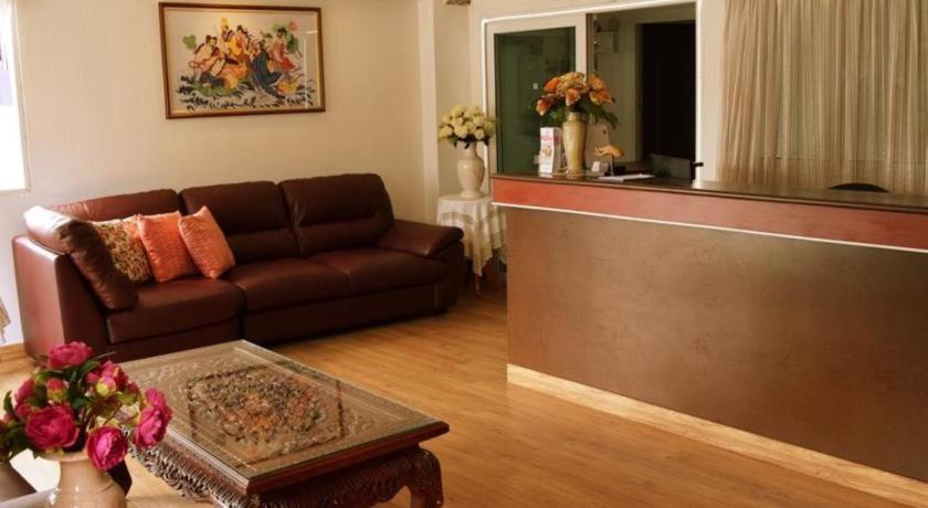 Hotel De Ratt Phuket Patong Екстериор снимка