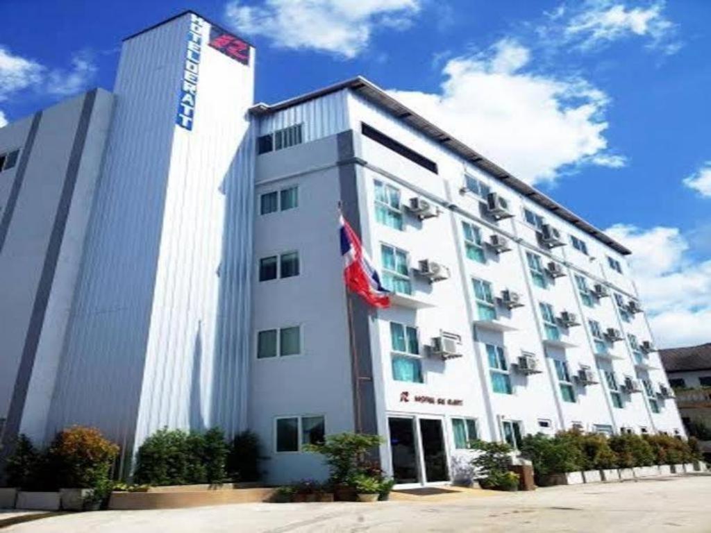 Hotel De Ratt Phuket Patong Екстериор снимка