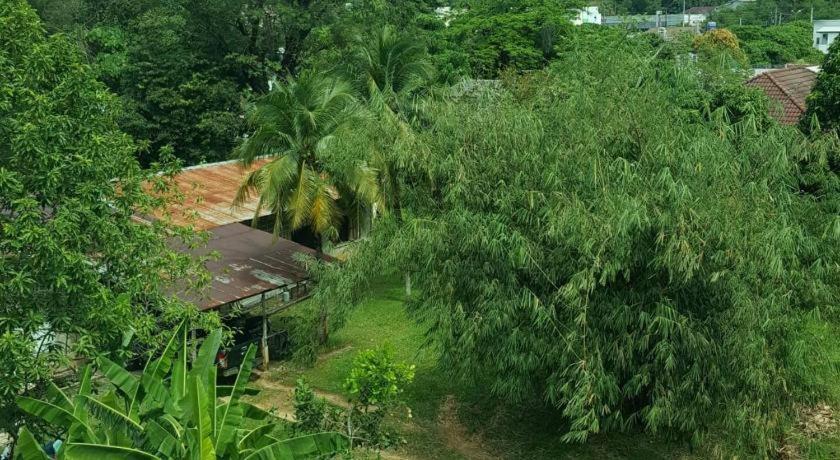 Hotel De Ratt Phuket Patong Екстериор снимка