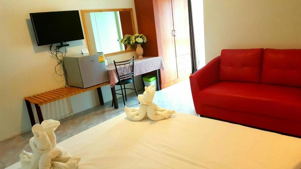 Hotel De Ratt Phuket Patong Екстериор снимка