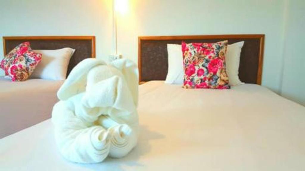 Hotel De Ratt Phuket Patong Екстериор снимка
