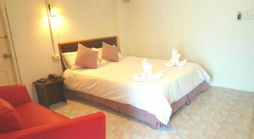 Hotel De Ratt Phuket Patong Екстериор снимка