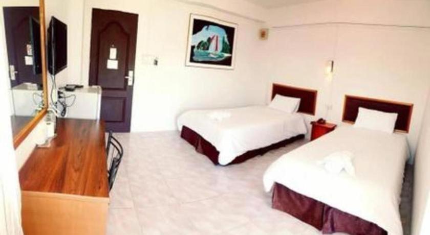 Hotel De Ratt Phuket Patong Екстериор снимка